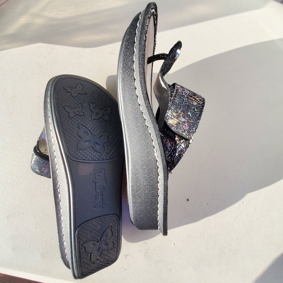 Like New Alegria "Carina" Women's Sandals - Picture 12 of 12